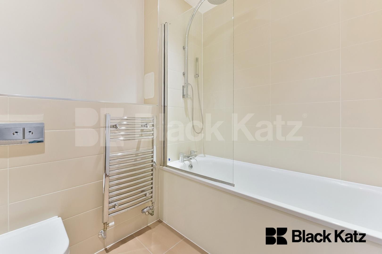 			NEW INSTRUCTION, 2 Bedroom, 1 bath, 1 reception Apartment			 Upper North Street, Poplar